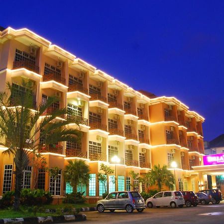 Bella Vista Express Hotel Pantai Cenang  Εξωτερικό φωτογραφία