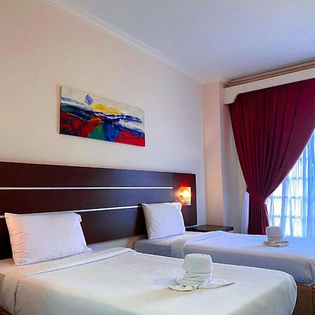 Bella Vista Express Hotel Pantai Cenang  Εξωτερικό φωτογραφία