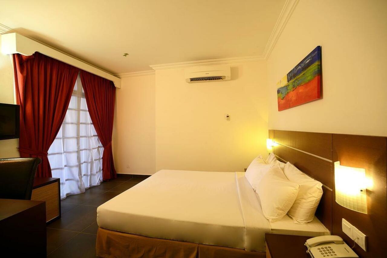 Bella Vista Express Hotel Pantai Cenang  Εξωτερικό φωτογραφία