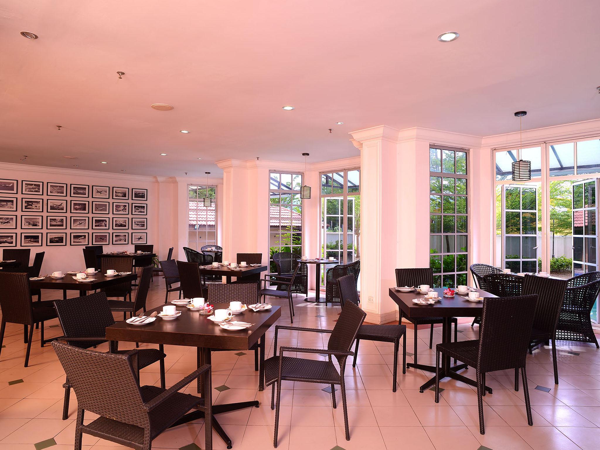 Bella Vista Express Hotel Pantai Cenang  Εξωτερικό φωτογραφία